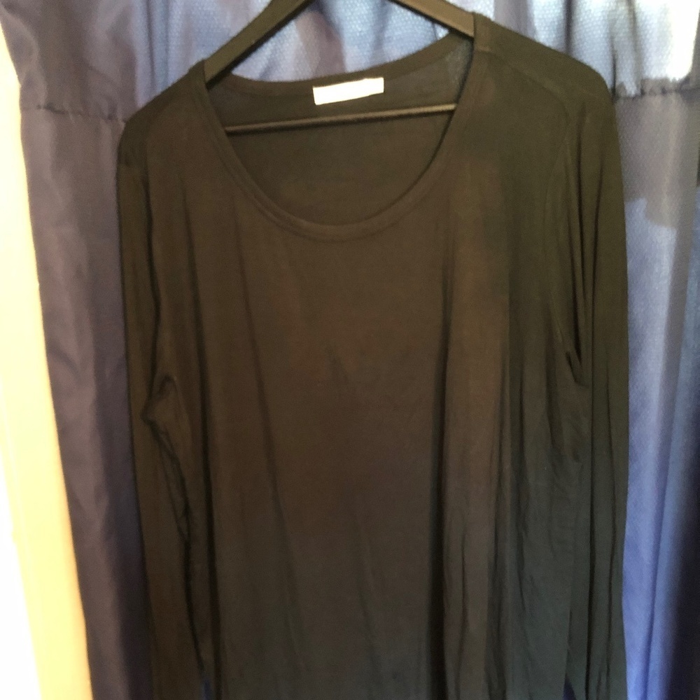 Ricki’s xxl black top, lots of room , winter or summer it will keep you warm